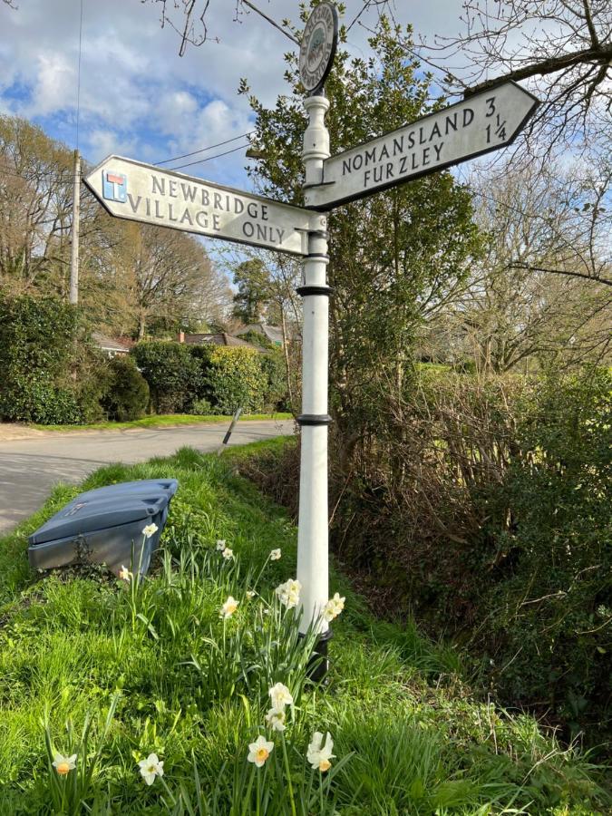 New Forest Hideaway- Self Catering Accommodation Newbridge  Экстерьер фото