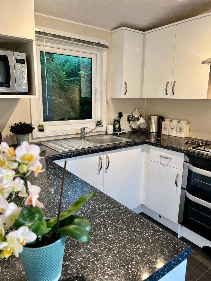 New Forest Hideaway- Self Catering Accommodation Newbridge  Экстерьер фото