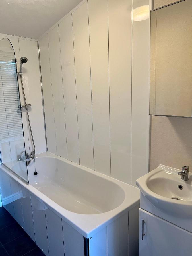 New Forest Hideaway- Self Catering Accommodation Newbridge  Экстерьер фото